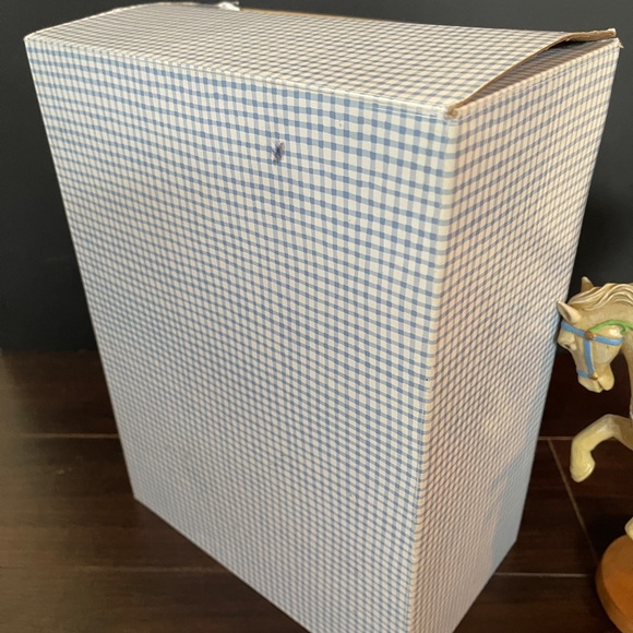 2004 Holly Hobbie and Robbie TCFC figurine riding a carousel horse - Picture 12 of 12